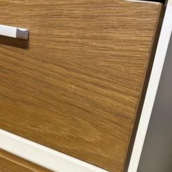 ����� ����